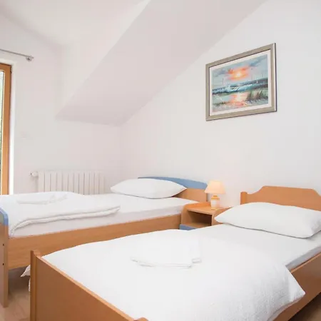 Three-bedroom In Rastovac Vakantiehuis