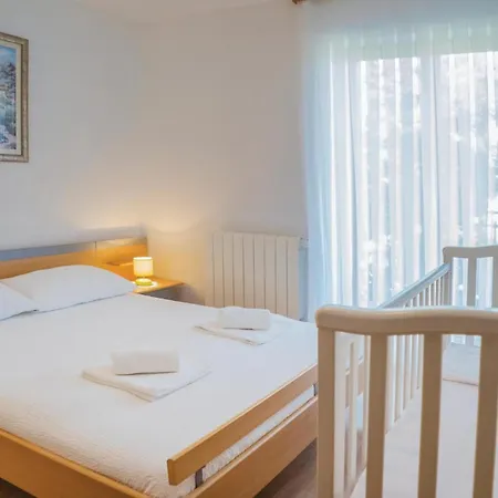 Three-bedroom In Rastovac * Zagvozd
